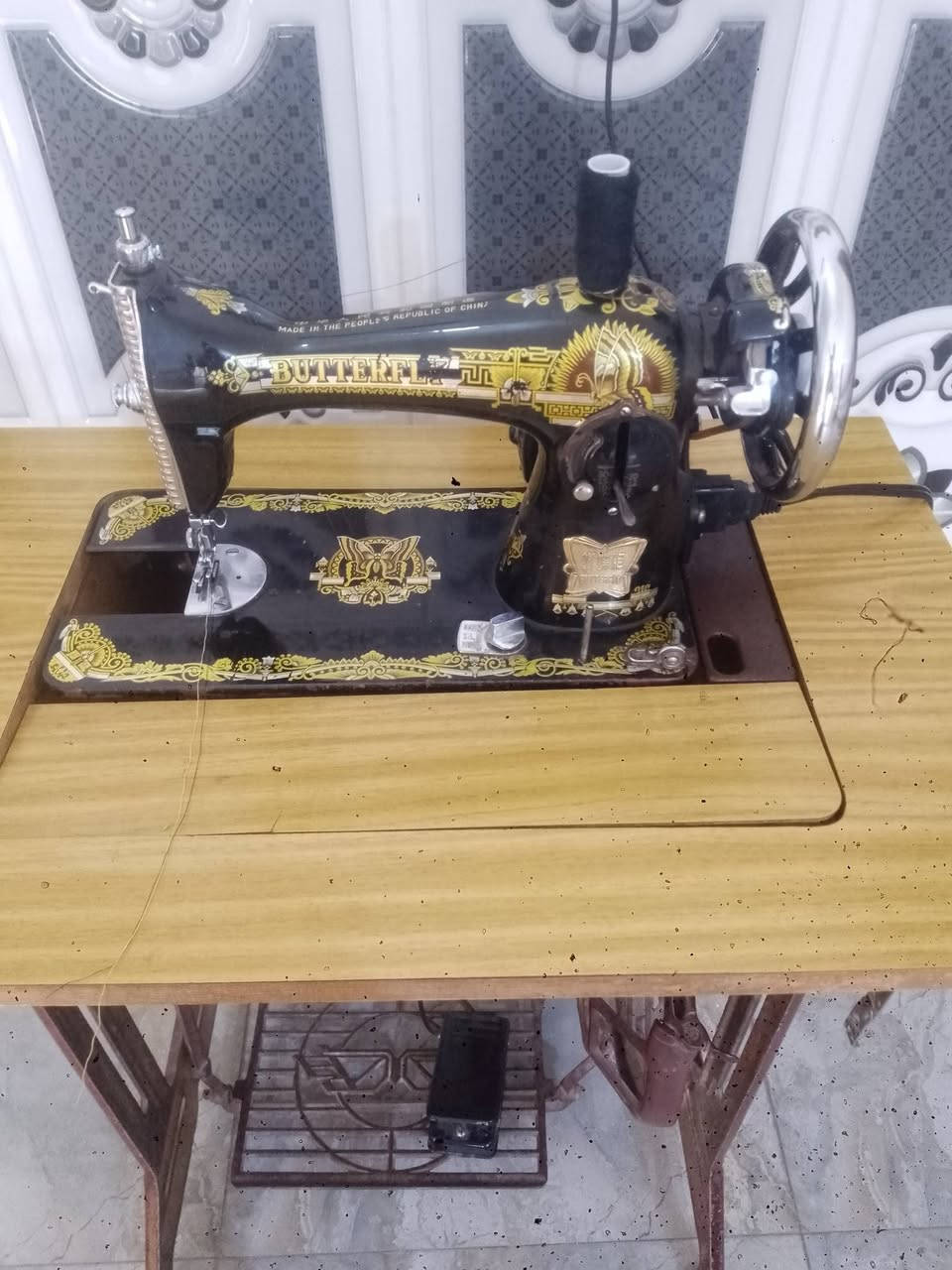 السلام عليكم ماكينه خياطه للبيع السعر 90 وبمجال للطيبين العنوان ابو غريب الشراي اني اطلعلة المكينة وين يريد بس بيهة تخيط كشمير ونوعية الثخينة يكطع الخيط يقولون بيها ذراع مكسور بس وهذا الرقم مراسله واتساب الاتصال ما عندي شبكه بس واتساب‏‪***********‬‏
