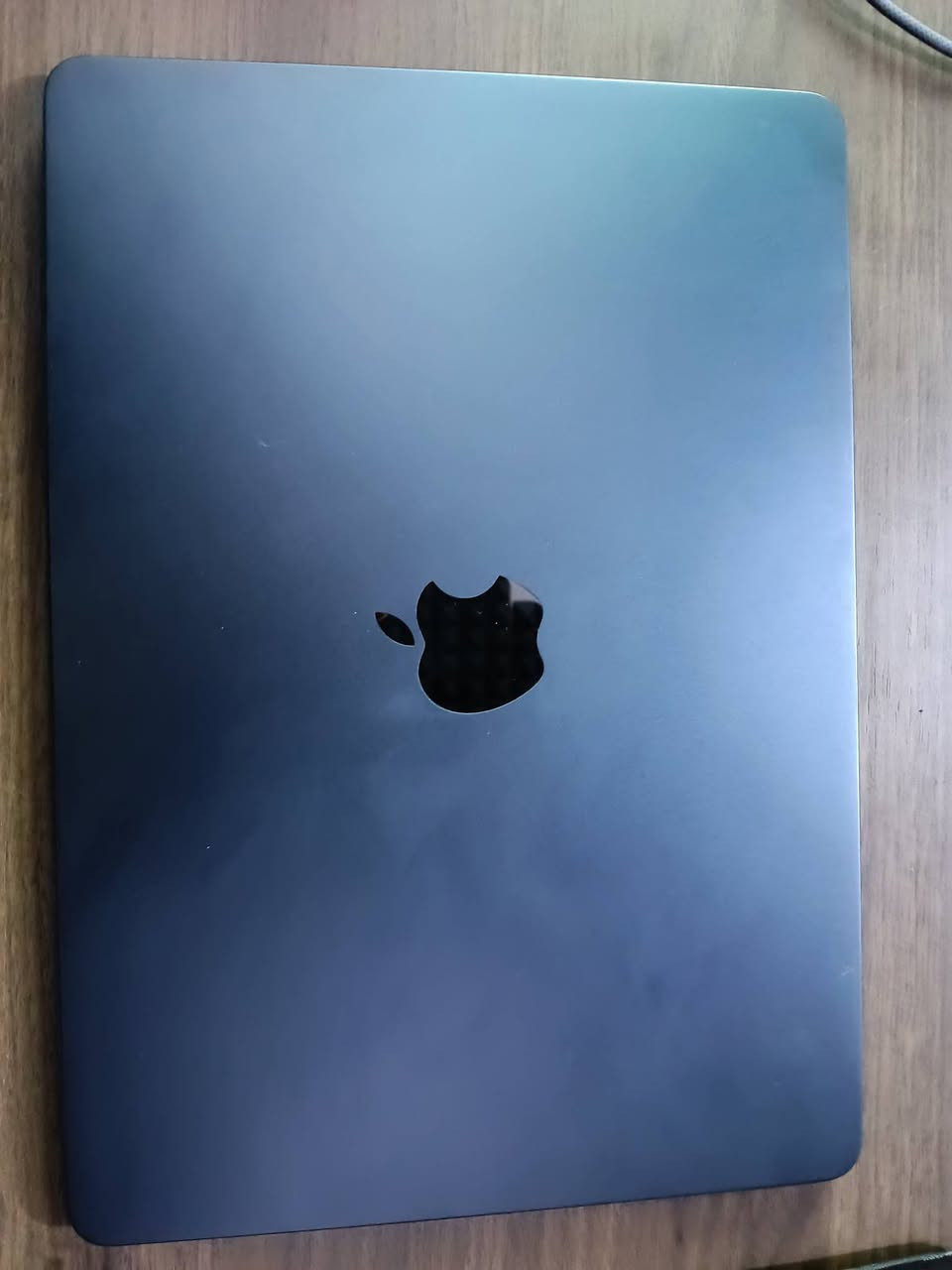 ماك بوك اير m2 ذاكرة 256 لون كحلي شاشة 13.3 نظيف جداً شخط مابية ستخدام بيت فقط ..السعر 300,000 ألف دينار عراقي..للتواصل هنا أو رسالة واتساب *********** ..عنوان بابل المسبب..يوجد توصيل 
Macbook air m2. 
سبب للبيع تحديث الاصدار ليناسب عملي
هذا مالك بوك نظيف جدا
