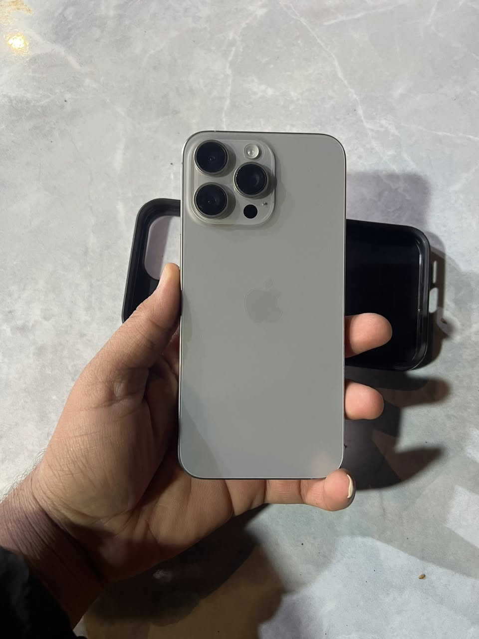 سلام عليكم ايفون 15برو ماكس شرق اوسط ذكره  256 بطاريه 86 مشحون614مره جهاز جديد بمعنا الكلمه السعر مليون و100 مكاني البلديات *********** ملحقات فقط كارتونه
