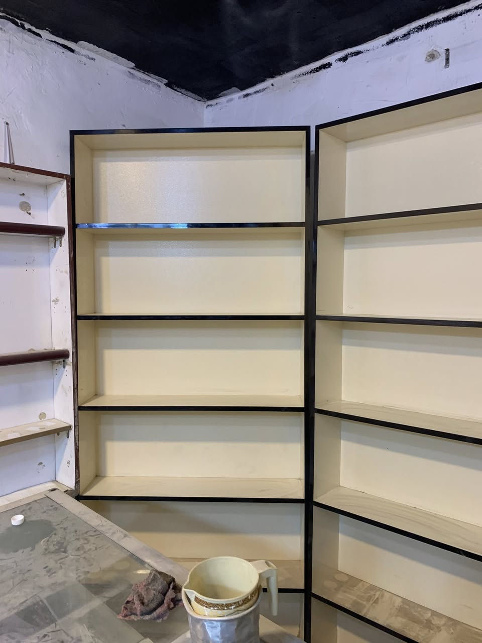 فاترينات للبيع ماصار هواي من اخذتهن
العدد 3 
السعر بالخاص 
رقمي. ***********
