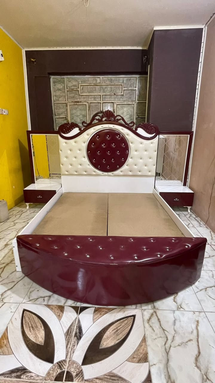 سلام عليكم
غرفه تركي للبيع اي ضرر ما بيها 
السعر 750 العنوان ناصريه 
رقم ***********
