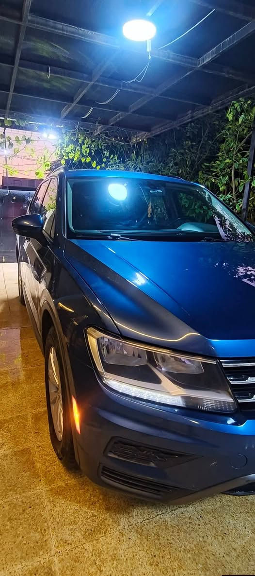 السلام عليكم
🚗 للبيع: فولكس واجن تيغوان TIGUAN S موديل 2019 🇮🇶🇨🇦
وارد كندي – رقم أربيل (تحويل مباشر بنفس اليوم)
✨ سيارة جاهزة بالكامل للاستعمال
🔧 المواصفات الفنية: • محرك 4 سلندر 2000 تيربو – قوة + صرفية ممتازة
• نظام دفع رباعي (4Motion) – مناسب لكل الطرق
• الممشى: 255,000 كم
🎯 المميزات: • شاشة لمس كبيرة تدعم Apple CarPlay
• كاميرا خلفية 
• مقاعد قماش أصلية مع تدفئة (هيتر)
• مثبت سرعة (Cruise Control)
• تحكم كامل بالستيرن
• إشارات بالمرايا الجانبية
• إضاءة LED نهارية
• لون أزرق مميز ✨
📍 الموقع: أربيل
📞 للاستفسار: ***********
سعر 135 قفل مكانها أربيل
