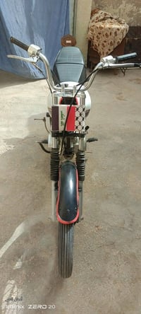 دراجة تعميرة نامة وشاصي ارشة اوراق كاملة للبيع السعر خاص لو انتصال 078...