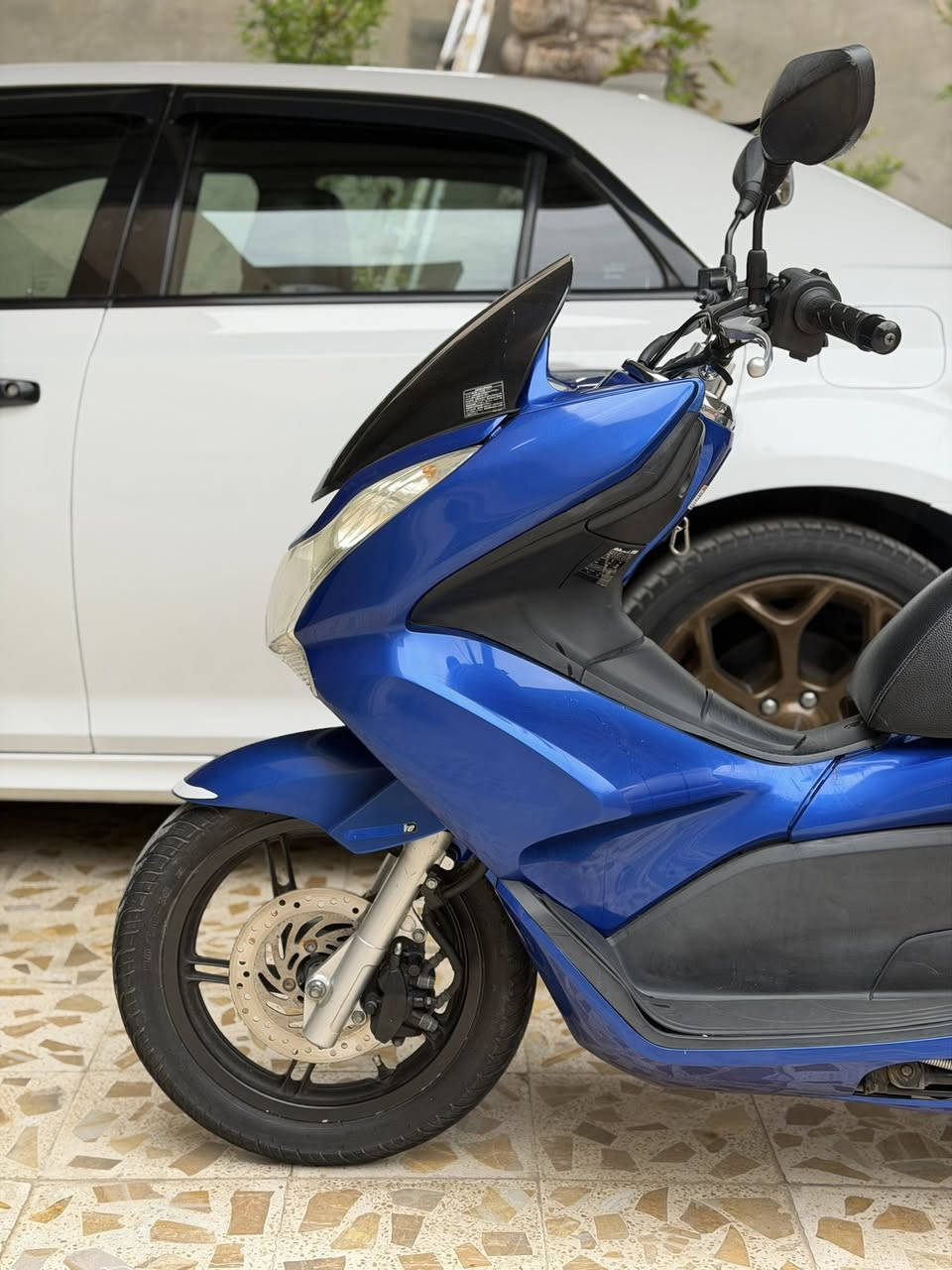 Pcx
جيل اول 

مكينه 125 

ماشيه 36

مكاني بعقوبه المركز📍

13 ونص بيها بسيط

***********
