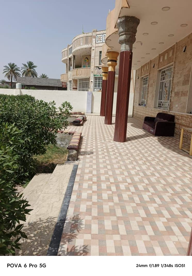 @مزرعه مساحه 1500متر ملك صرف تحويل في الطابو  وجه المزرعه 60 متر والنزال 25 متر  فيها بناء  بيت 200 متر بناء 2025  يحتوي علئ 3غرف ومطبخ  وصاله 50 متر و4 صحيات داخليه وخارجيه واجه البيت مرمر خالص اضافه الئ شاليه للضيوف وبحيرة اسماك  و3حدائق ايضا مسيجه  بلوك وملبوخ  جميع الجوانب العنوان بغداد جانب الرصافه شرق القناة طريق السياحي منطقة كاسر بوص تبعد عن فلكة حي النصر 10 دقائق السعر النهائي 250 مليون  من الاخير للااستفسار  رقم الموبايل ***********    والتوفيق للجميع تحياتنا
