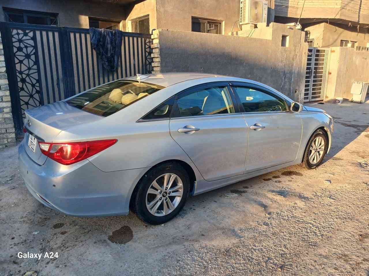 السلام عليكم للبيع او مراوس بفورتي 
سوناتا رقم بغداد دولي بأسمي هزه وسنويه جدد وارد امريكي 2013 مكفوله من الصبغ والتبديل محرك وكير بلادي جاهزه صدر تبريد تخم تاير 
مكان السياره الانبار فلوجه 
السعر 113 ورقه وبيها مجال بسيط 
***********
***********
