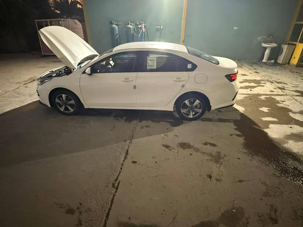 تحية طيبة  للبيع كية سيراتو موديل 2021/ خليجي محرك 1600/ سيارة كفاله عامه تحويل وكالة تدلل السعر 162 مكانه قضاء الصويرة اتصل/ ***********
