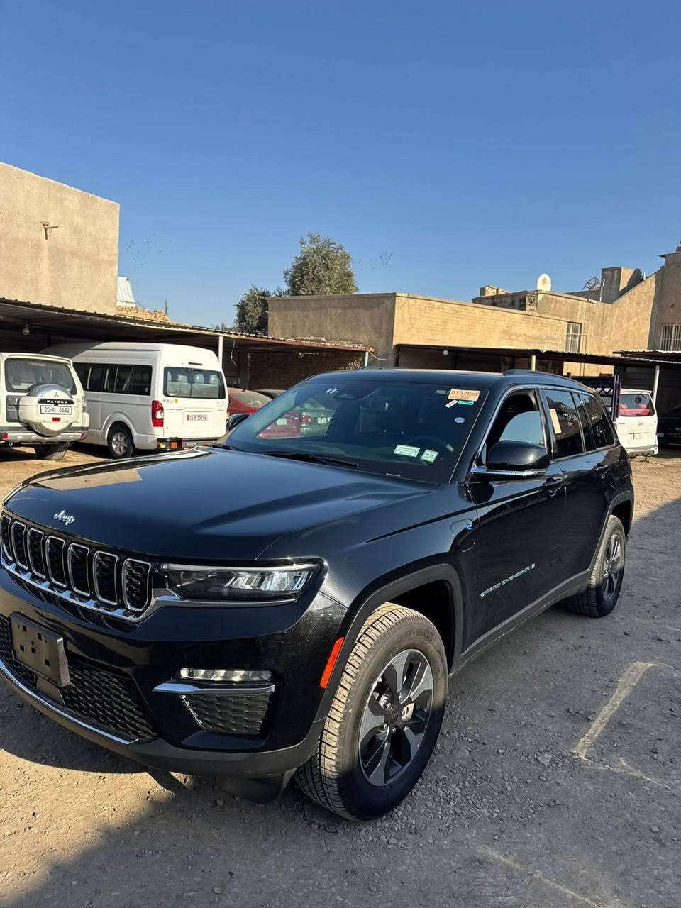 سلام عليكم جيب كراند شيروكي موديل 2024 هايبرد بلكن كلين تايتل بدون حادث وبدون صبخ فول موصفات للاستفسار ***********
