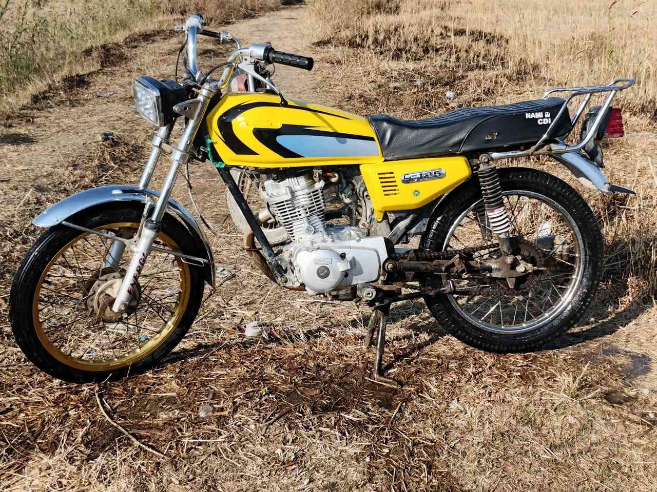 دراجه لبيع اوراق أصولي موديل 16 دراجه خير من الله بلمشي حلوه رايده ب650وبيه مجال حك الجيه
عنوان البصره قضاء المدينه الهوير باقي تفاصيل واتساب واتصال ما متواجد دامه هنى 
رقم 0774277023


**إذا كنت صاحب هذا الإعلان وتريد حذفه لأي سبب، رجاءا أرسل رسالة إلى الدعم الفني**