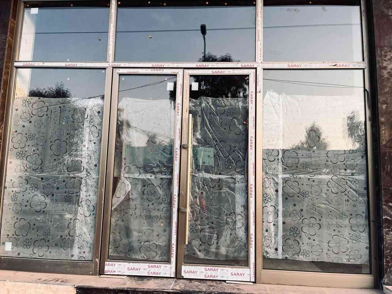 عمل كافة الزجاج السكيورتي بكافة الالوان والالمنيوم G60 زجاج مقسى حراري سكيورتي
***********
