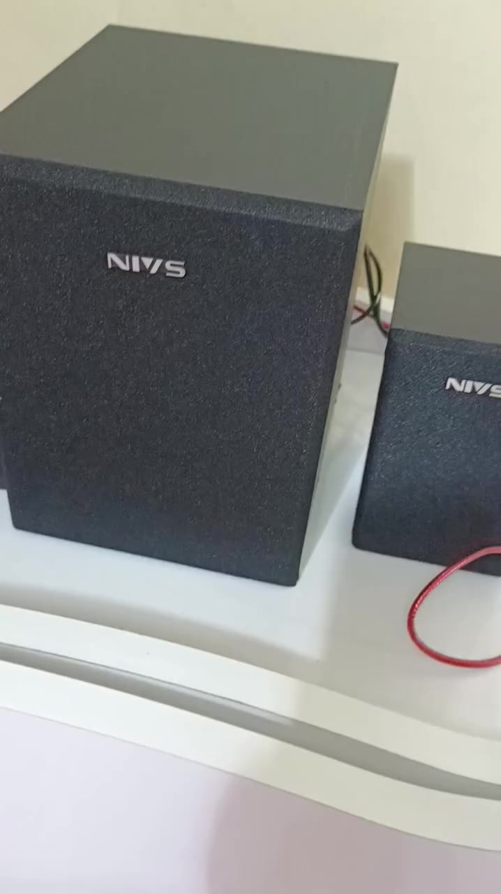 هذا المنتج هو نظام مكبرات صوت الوسائط المتعددة NIVS SA-630II+ 2.1.
نوع النظام: نظام صوتي 2.1 يتضمن مضخم صوت (Subwoofer) ومكبرين جانبيين.

الهيكل: مصنوع من الخشب الصلب لتوفير صوت واضح ونقي.

التوصيل: يستخدم وصلة صوت ستيريو 3.5 ملم لتوصيله بأجهزة الكمبيوتر المكتبية، المحمولة، الهواتف الذكية، ومشغلات الوسائط.


**إذا كنت صاحب هذا الإعلان وتريد حذفه لأي سبب، رجاءا أرسل رسالة إلى الدعم الفني**