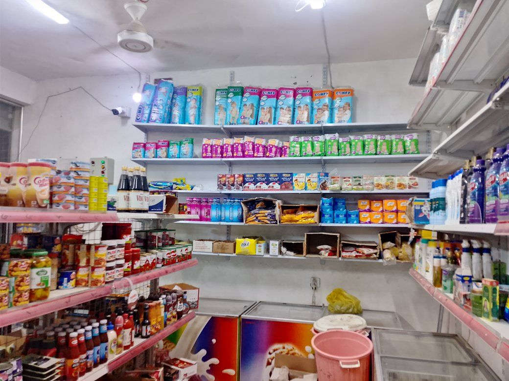 السلام عليكم 
اسواق للبيع العنوان الخطيب شارع خوله 
السعر ١٨ مليون ***********
