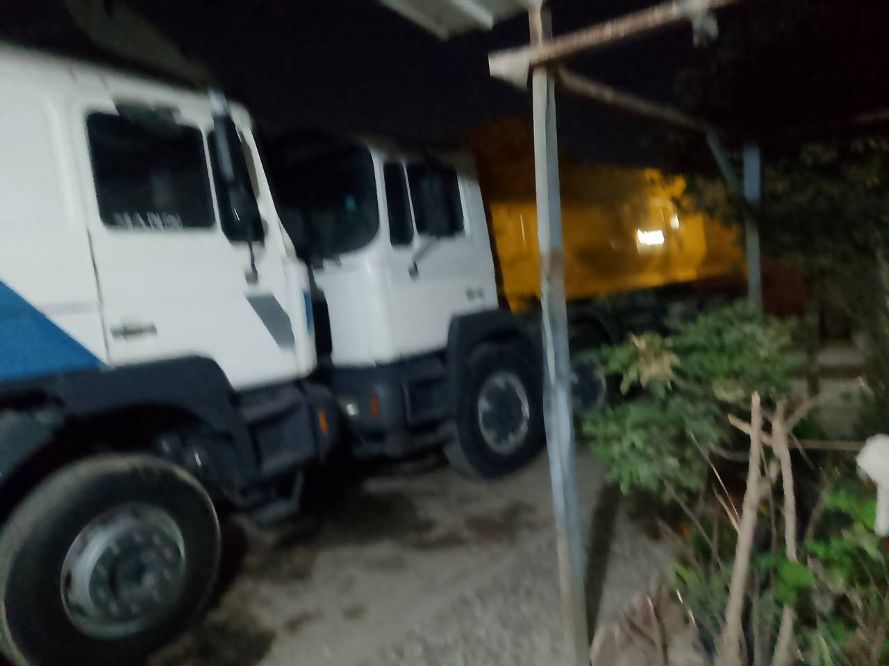 مان صقر موديل 92 محرك ٢٠٠٠عادي مجدده ٢٨بسمي تحويل وسياره ثانيه موديل ٢٠٠٢مسجله ٢٠٠٤مربوطه نساف وفلات مجموعه جي اف جوبلس مكينه ٤٦٤الاتصال على رقم بي ت ساب ***********
