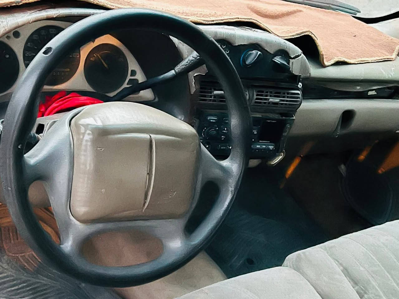 شوفر لومينا موديل 1999 رقم ميسان انكليزي شرط التحويل سيارة مكينة وكير بلادي الكير بي عطل كهربائي سيارة تنمر تمشي مكانيكي يعني انتة ترجع النمرة بيدك وين ماتريد تروح روح ترابك لبغداد حدادة 75 بالميةة
سيارة بيهة ضربة بصفحة الجملغ الخلفي الايمن ومامعمرة 
عدل سيارة جاهزة تبريد شغال كهربائيات شغالة سعر 25 مكاني بني منصور شراي يتصل *********** غير متواجد عالنت
