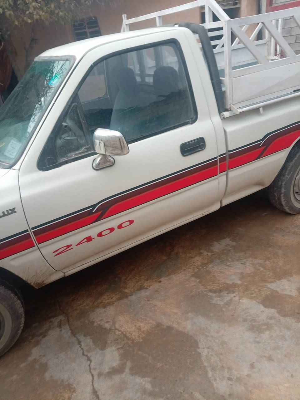 عندي سياره موديل ١٨٨٩
سياره حلوه نظيفه  محرك كير شراط كابون بنزين موجد
 سياره حار بارد رقم نينوى مسطره صارله شهر من حولته
هزه جديده السعر ٦٢ ابيها مجال
رقم  ***********
