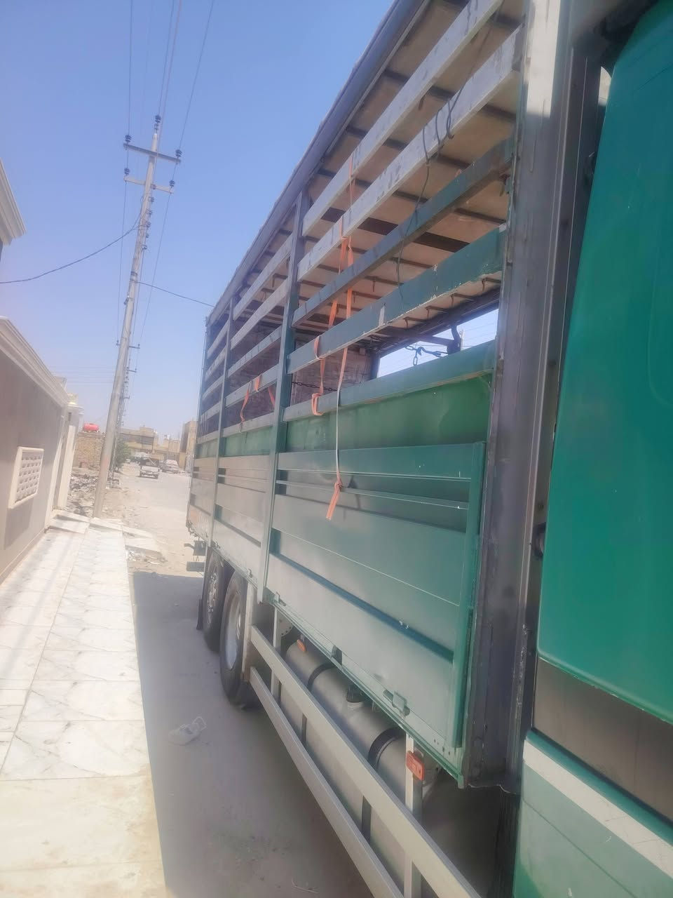 بدي للبيع طول سبعه ونص بريص ٤ونص مكان العماره *********** أثير
