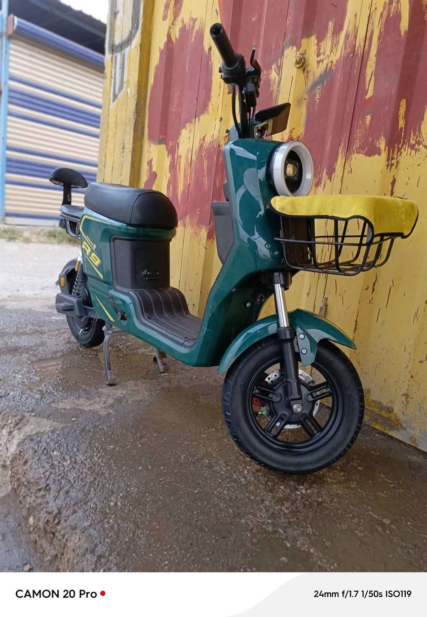 سلام عليكم دراجه شحن R9 موديل 2025 بعده جديده بغداد جسر ديالى
موصفات 

تشغيل عن بعد بصمه 

كارت تشغل 

نضام P

نضام Rرجوع 

سرعه 109 بل شاشه حقيقي 70

دراجه نضيفه كلش سعر 450 وبيه مجال رقمي 
***********
