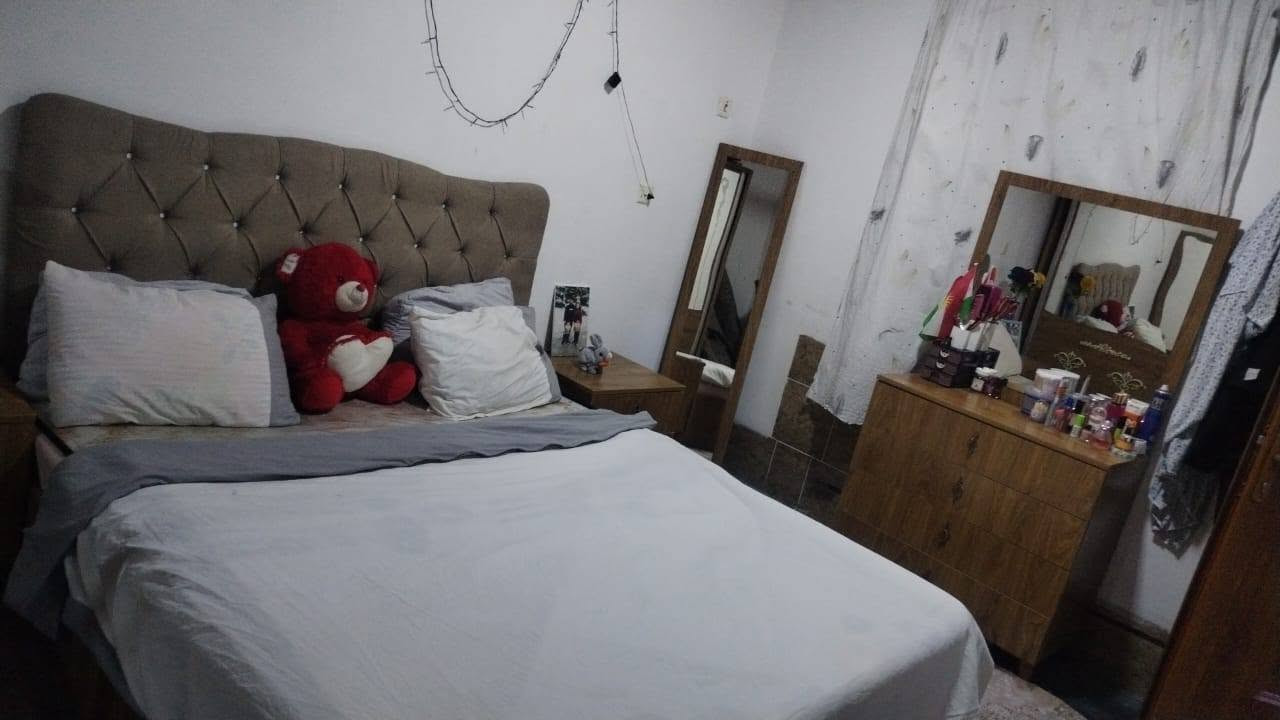 غرفة نوم 6قطع 
سعر 300 الف


**إذا كنت صاحب هذا الإعلان وتريد حذفه لأي سبب، رجاءا أرسل رسالة إلى الدعم الفني**