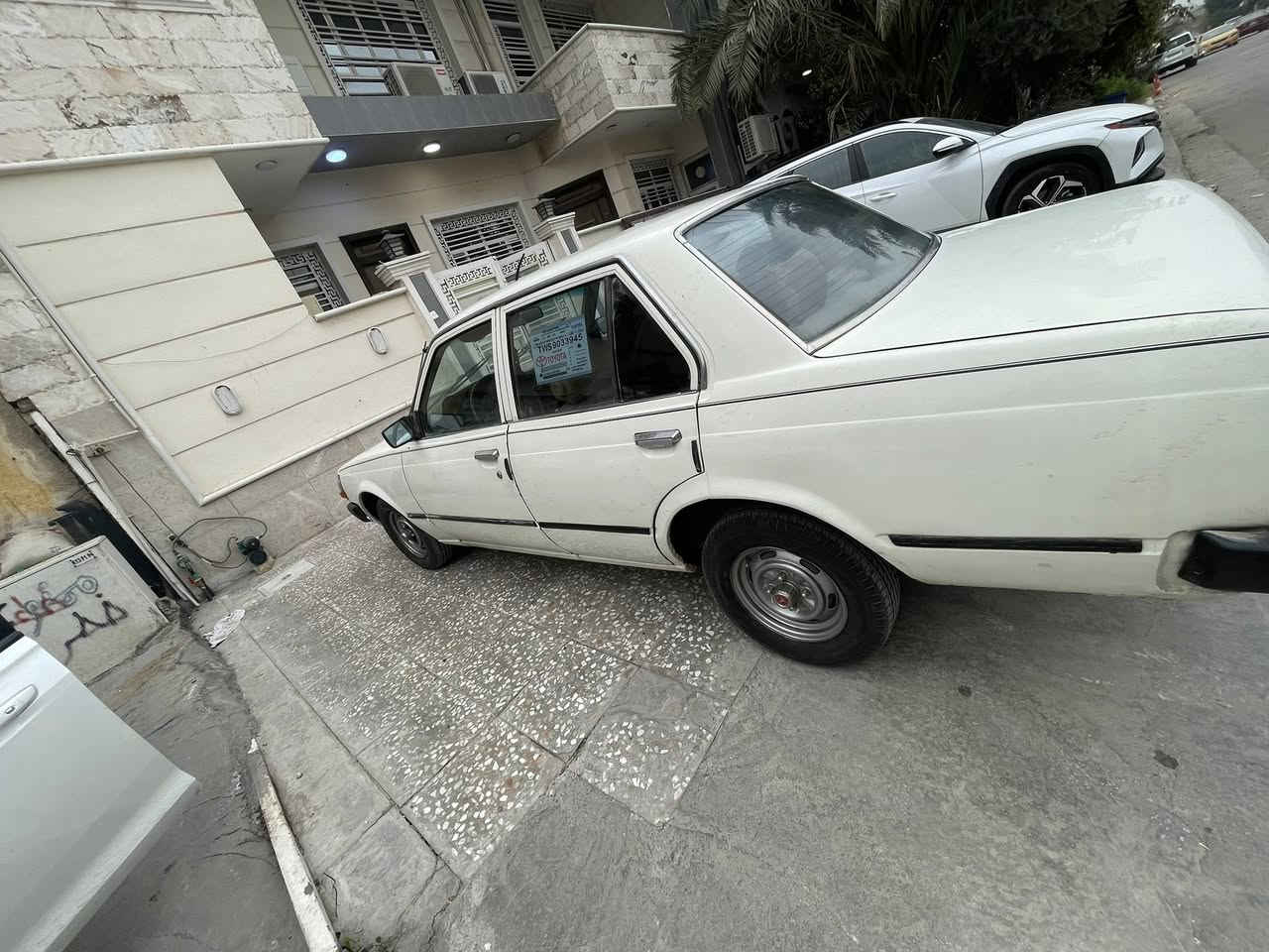 السلام عليكم 
كرونة للبيع كاملة السيارة السعر 48 وبيه مجال 
للاستفسار ‭***********‬
