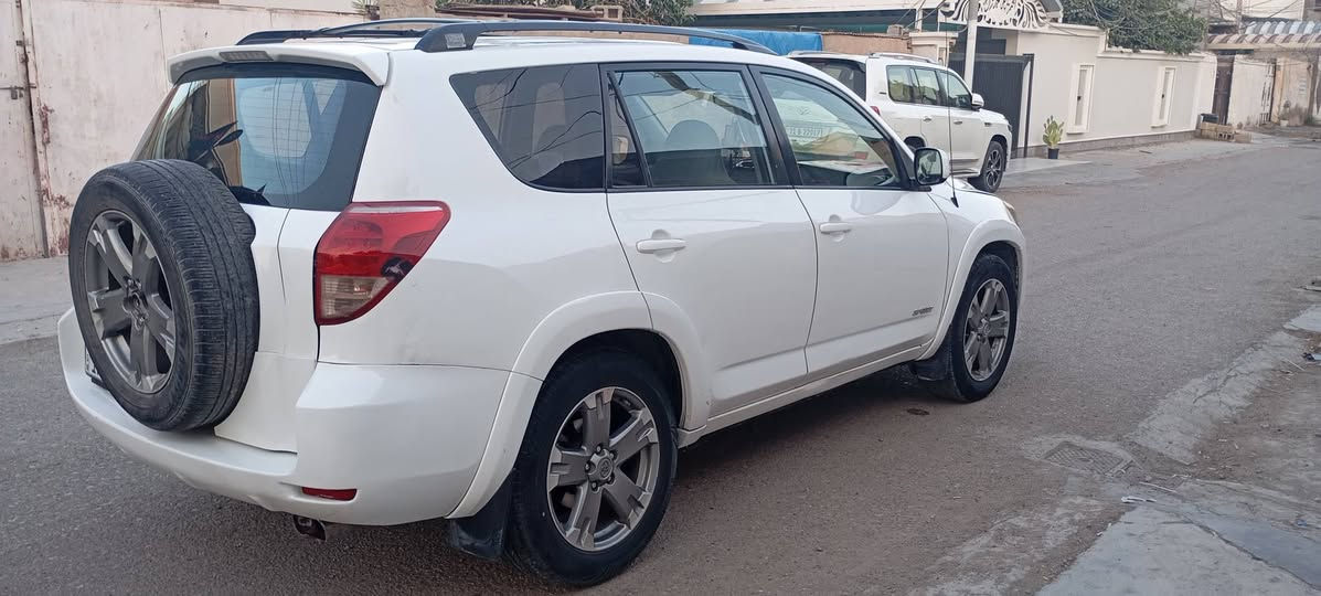 السلام عليكم راف 4 موديل 2008 سبورت محرك العضلات اليابانية 6V
الحجم 3500 cc فتحه خمسه راكب رقم ديالى مشروع وطني تحويل مباشر ضرر من أمريكا فقط جاملغ ايمن واني صبغت ثلاث القطع الاماميه جرد بدون ضربه دكت جاجوك داخل ما بيها سنويه لل2028 ما ساقطه والسعر مناسب جدا بالعافية للياخذها 99 وبيها مجال *********** مكان ديالى المقدادية

