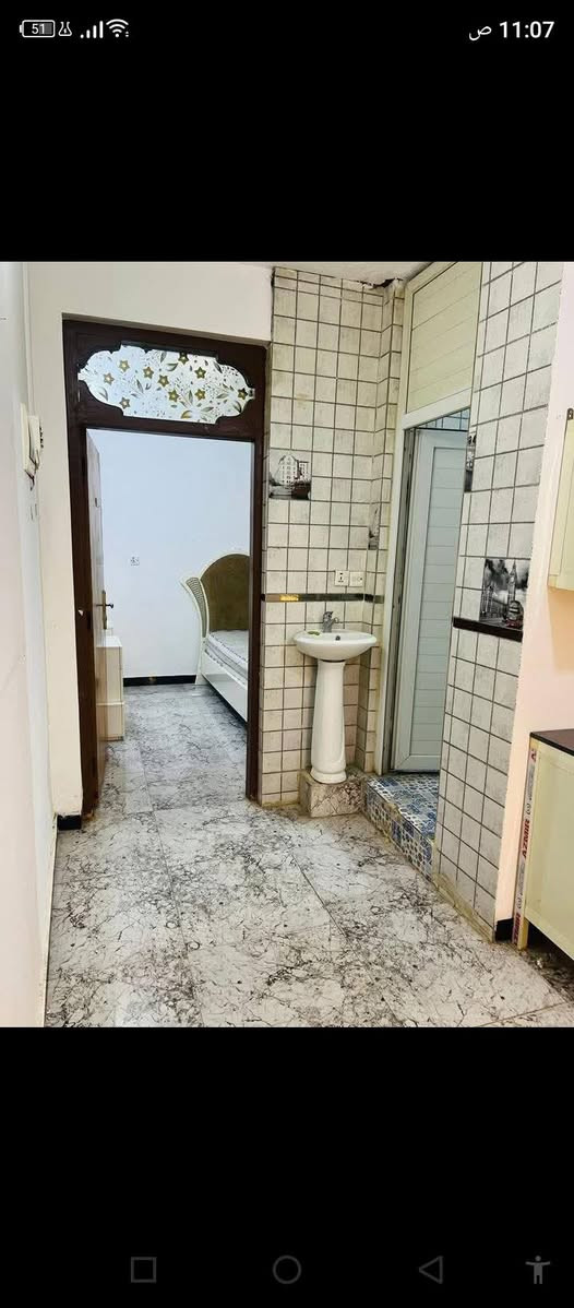 السلام عليكم
شقه موثثه 
بل كامل
عنوانه
شارع 60المحاربين
قرب عماره
العميد الطبي
ايجاره 350بي مجال
راسلني خاص 
عدك بيت او شقه اعرضه الك 
***********
