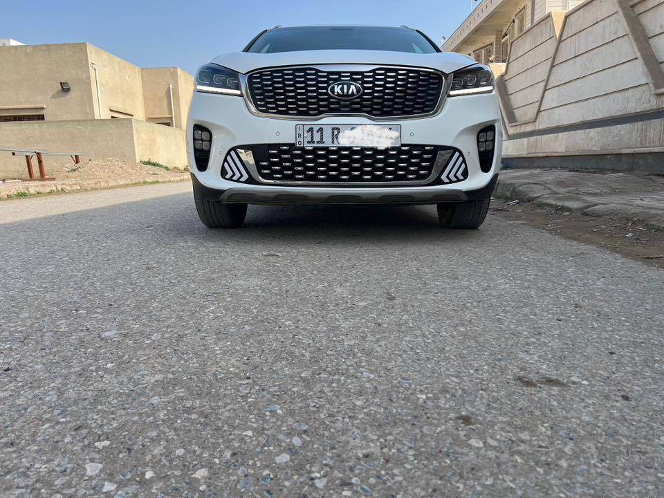 كيا سورنتو خليجي 
رقم بغداد الماني بسمي 
موديل ٢٠١٨ شكل ال٢٠
لون ابيض 
دبل شباك شكل الجديد 
٦ سلندر ٧ راكب 
فوووووول مواصفات بدون فتحة 
بصمتين: تشغيل وتقفيل 
بردات خلفية اصلية 
الباب الخلفي كهرباء 
كامرة دوارة اصلية 
مري شفط مع القفل 
حساس امامي وخلفي 
شاشة كبيرة اندرويد 
نظام ايكو درايف 
كشنات جلد اصلي لونين 
كشنات ٢ كهرباء 
كامرة دوارة اصلية 
مري شفط مع القفل 
حساس امامي وخلفي 
تبريد ابيانو لمس 
تبريد ٣ قطع ثلج 
تحكم استيرن فول 
حاكية : ابلوتوث: اوكس 
كيجات السرعة زئبقية 
شاشة الدشبول الكترونية 
اضواء ترحيب بليدات 
جي: بي: اس خرائط طرق 
علامة سورنتو بلدوسة 
لد امامي وخلفي 
لايت زنون اصلي 
لايت لد٥ عدسات اسود 
مانع انزلاق وانحدار 
يدات نيكل اصلي 
اشاير بلمري 
ويل اكروم ١٩
تخم تاير جديد
ماشية ٧٩ 
كير ومكينة وصدر وحدادية وتبريد كفالة عامة
بدون ضربة وتبديل واشخوط وبارد وصبغ مكفولة عدى رصعتين صغيرة فقط والسونار موجود جديد 
سيارة نظيفة وجاهزة مابية اي نقص 
والسونار داخل المنشور 
السعر ٢٣٣$
***********
