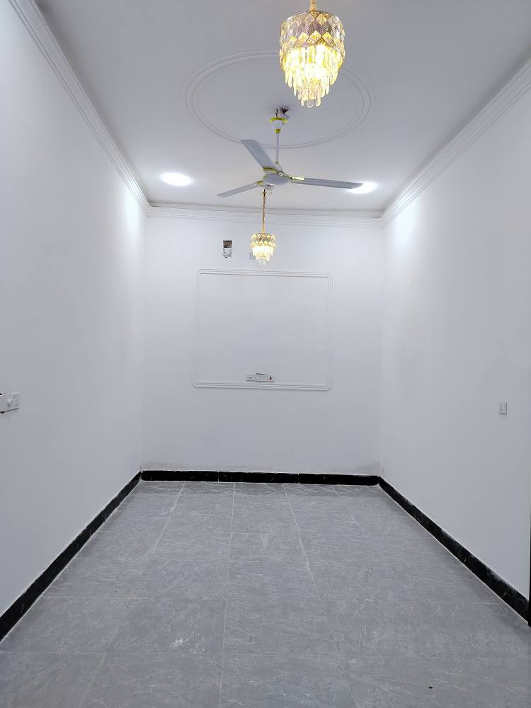 السلام عليكم 
توفر لدينا دار سكن للبيع 
المساحه 130 م 
نوع العقار طابو ملك زراعي بأسم عراقي 
العنوان البصرة ابو الخصيب قرب المحكمه 
عالتبليط نباشرتاً
يتكون البيت من استقبال وصاله ومطبخ وغرفتين منام وصحيات داخليه و خارجيه 
بناء حديث وشغل درجة اولى 
مع توفر كافة الخدمات 
البيت جاهز للسكن 
السعر المطلوب 85 مليون وبيه مجال 
للاستفسار اكثر اتصل على ***********
وتدلل ابو الخصيب, البصرة
