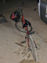 بايسكل جبلي حجم 26 بالة   السعر : 75 الف   واتساب : 07725851730