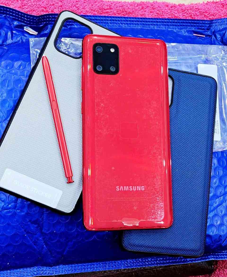 سامسونك نوت 10 لايت 5g لون احمر مميز 
ذاكره 128 
شرق اوسط دبل سيم كارت 
نظيف جداً (بدون ملحقات) مع كفرين هدية+ شادله لاصق حماية للشاشه، 
مبدل جرار سيم كارت فقط يعني بدون فتح  لا مفتوح ولا مصلح شرط الفحص والضمان 
السعر 200 مكاني بغداد البلديات ما عندي توصيل وتحياتي للطيبين،


**إذا كنت صاحب هذا الإعلان وتريد حذفه لأي سبب، رجاءا أرسل رسالة إلى الدعم الفني**