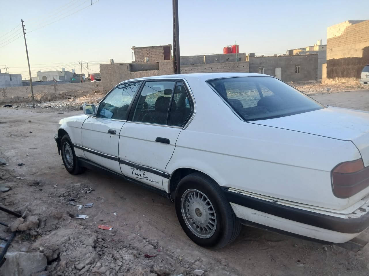 سلام عليكم بيءم للبيع او مروس بخمسميه وعشرين سياره نضفها كير ومحرك خير من الله حداديه سبعين بل ميه تبريد ثلج تخم تير جديد كهرباء شقله سنتر الوك شقال تتقفل وتنفتح رعها ريد تحويل سنويه مامنتهيه بعدها مكاني البصره ابو الخصيب ***********
