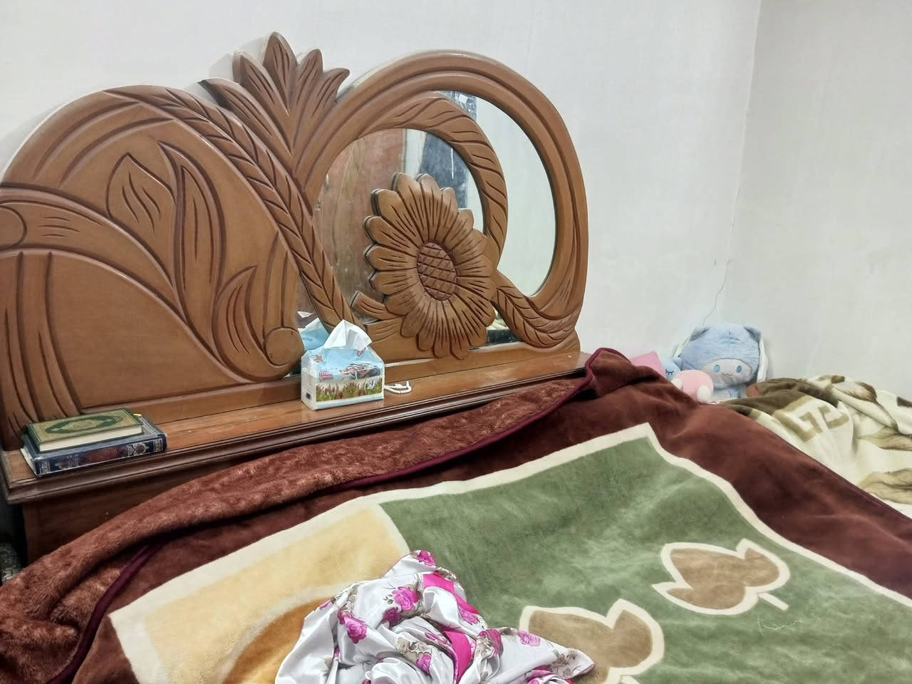 سلام عليكم
غرفه نوم عراقيه صاج داخل وخارج  كنتور ٥ باب نظافه ٩٠٪ 

السعر ٥٠٠الف وبيها مجال بيع مستعجل

*********** بغداد
