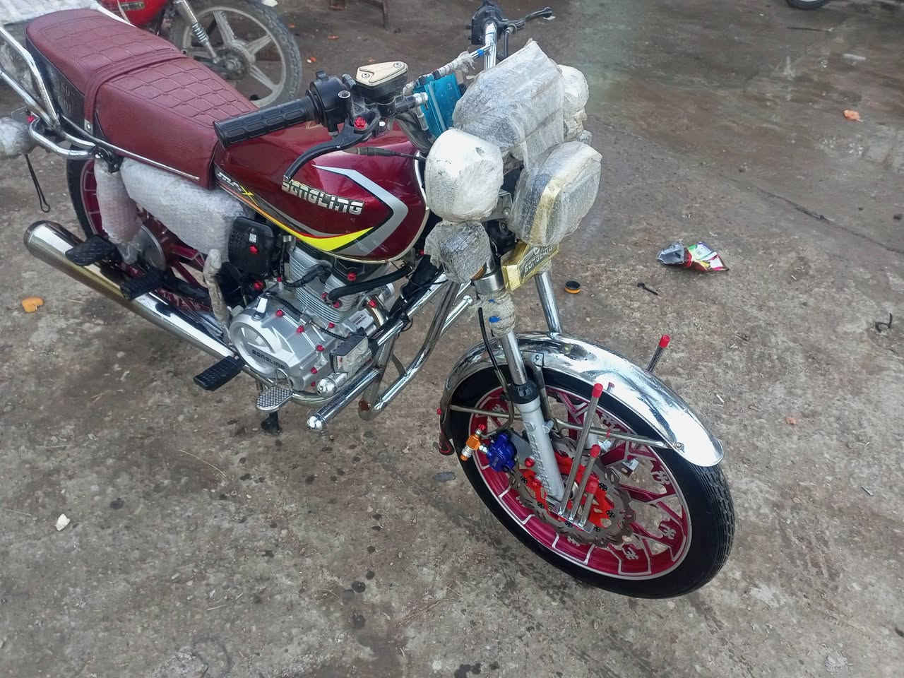 سلام عليكم
شباب دراجه للبيع موديل 25 كامله ما بيه اي نقص اوراق كامله منفيس بيه  كامله مابيه اي نقص فقط الدشبول ما يشتغل 
مكاني بعقوبه الجديدة استفسار أكثر اتصل ***********
