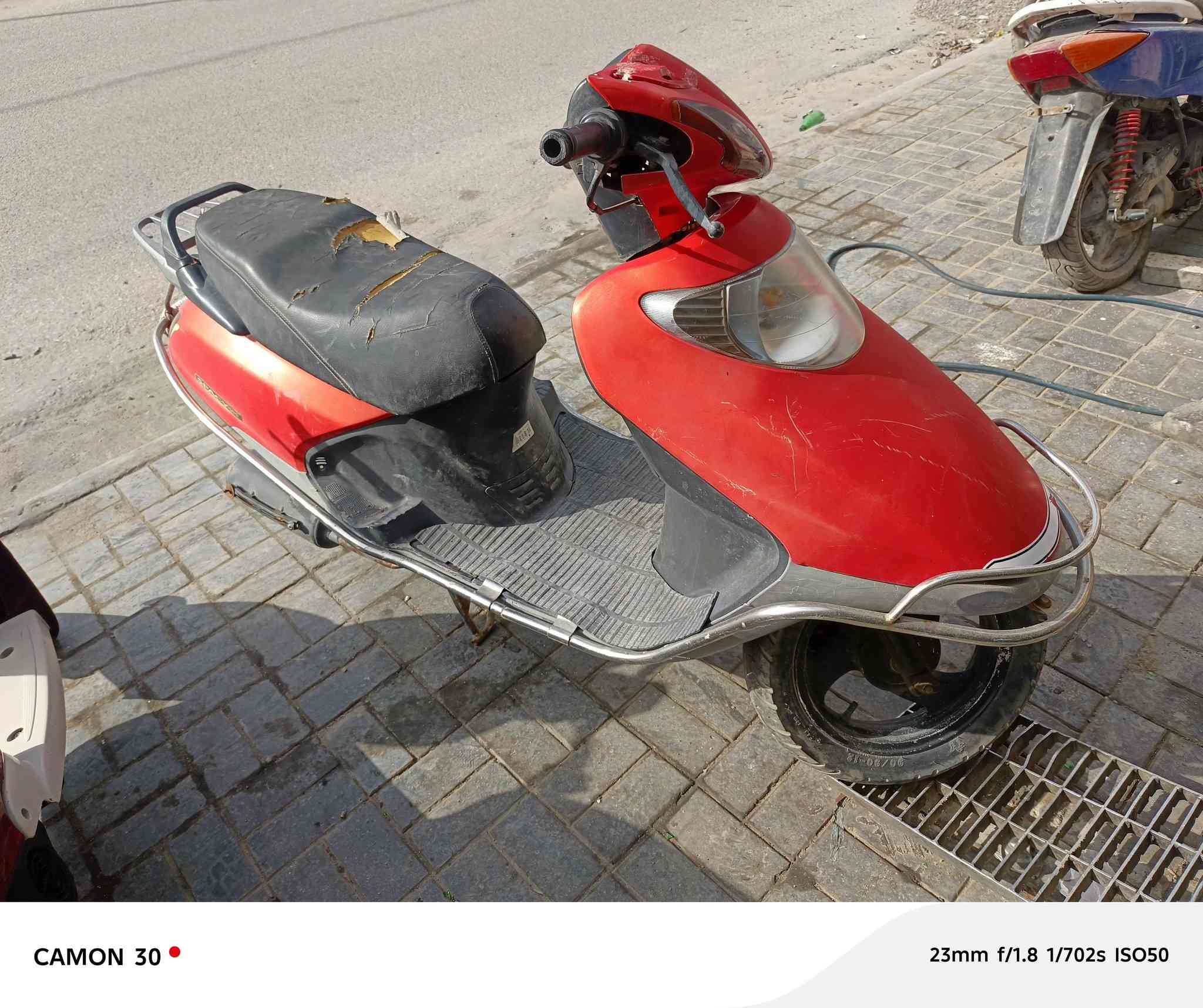 سلام عليكم دراجه للبيع كوم حديد سبيسي يابني عوزه قبق هندر شرط شغاله مكاني كربلاء ***********
