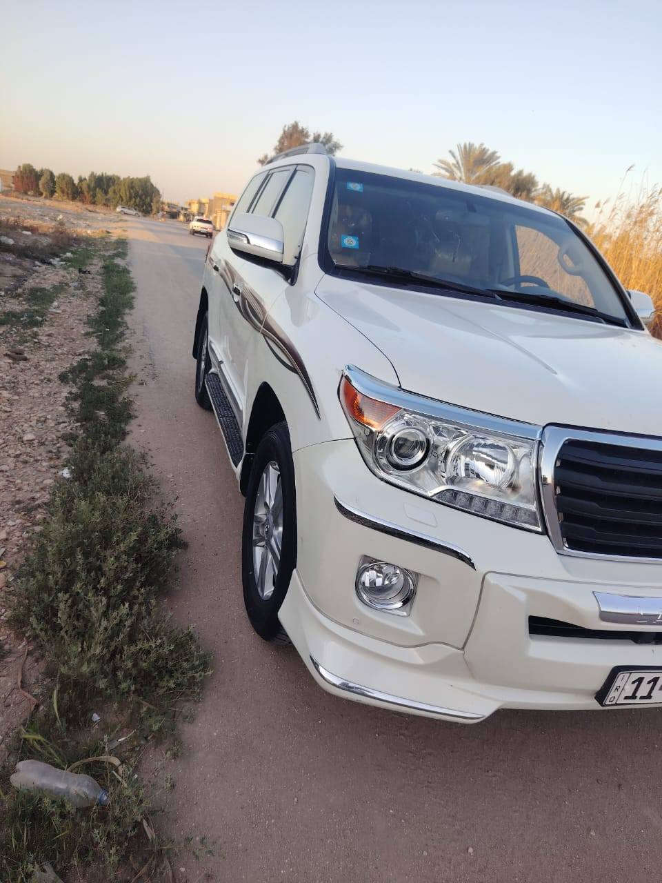 السلام عليكم
لاندكروز للبيع موديل 2013بغداد بريم مكفولة من الصبغ حتى الدعاميات ماشية 118السيارة كلش جديدة بأسامينة بيها مقدار شبر بارد بالباب الصدر فقط بالسونار يبين جاهزة السيارة مال جناي 
مكان السيارة بابل قرب الاثار
***********
