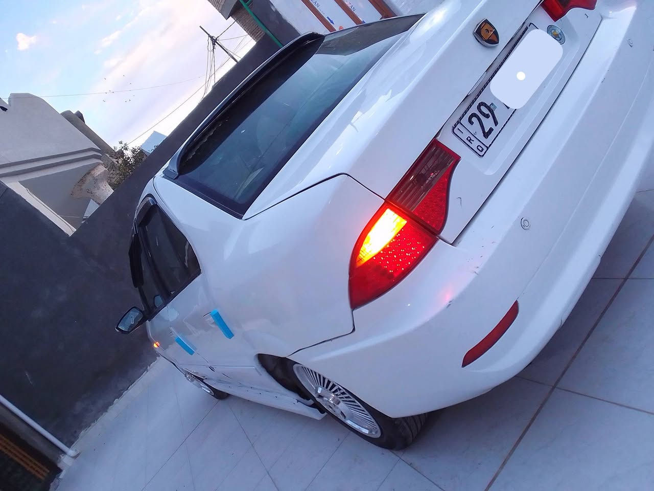 سمند موديل 2012  رقم  واسط  مميز  مشروع  وطني
 سنويه ل30  شرط   تحويل ثاني يوم 
كير مكينه خير من الله صدر امامي خلفي كله تمام تخم تاير جديد تبريد شغال كهربائيات كله شغال سياره غرفته نضيفه دوشمه جديده سياره مابيه اي ضربه او خياس سياره جاهزه مابيه اي نقص بوجهك الشارع سياره احلى من الصوره مكاني الصويره السعر 36 وبيه مجال جوه السوگ ماكو هيج 
 ***********او‏‪***********‬‏
