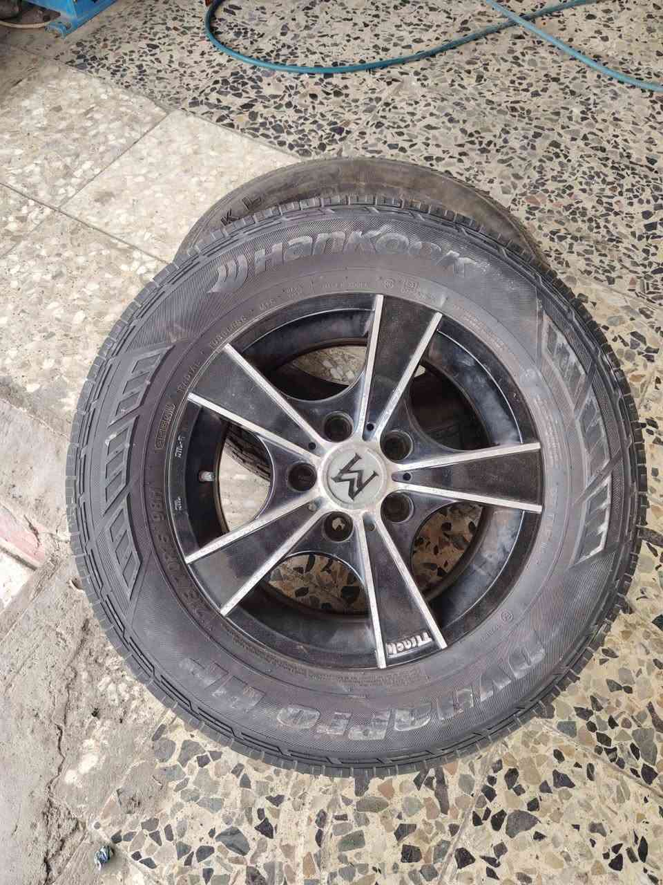 تخم تاير كوري قياس 15R70/215
مع تخم ويل كب 
للاستفسار  ***********
