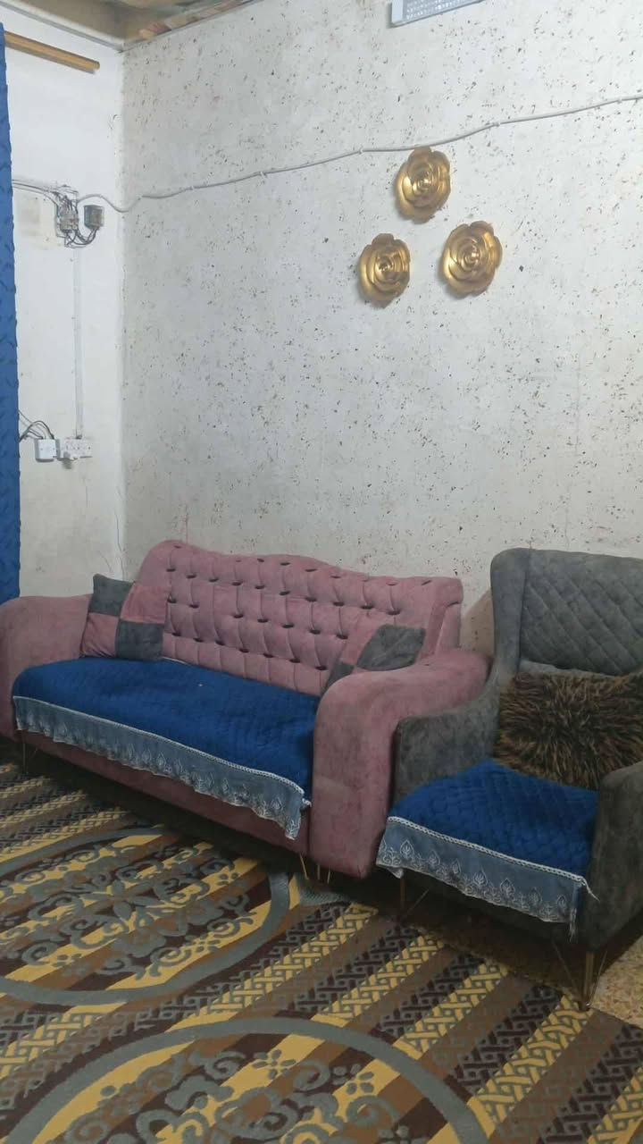 ***********
شراي يتفضل واتساب 
تخم ٨ مقاعد مابي ضرر 
السعر ١٥٠ 
عنوان بغداد الشيخ معروف
