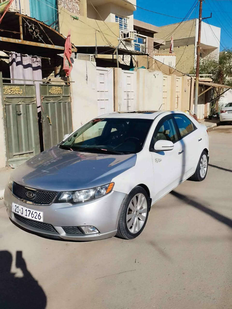 سيارة سيراتو ٢٠١١ اللون ابيض حادثها جاملغ وبنيد مكلف بالنشر غير متواجد على الفيس رقم صاحب السياره  *********** السعر ٩٠  قابل للتفاوض Singapore
