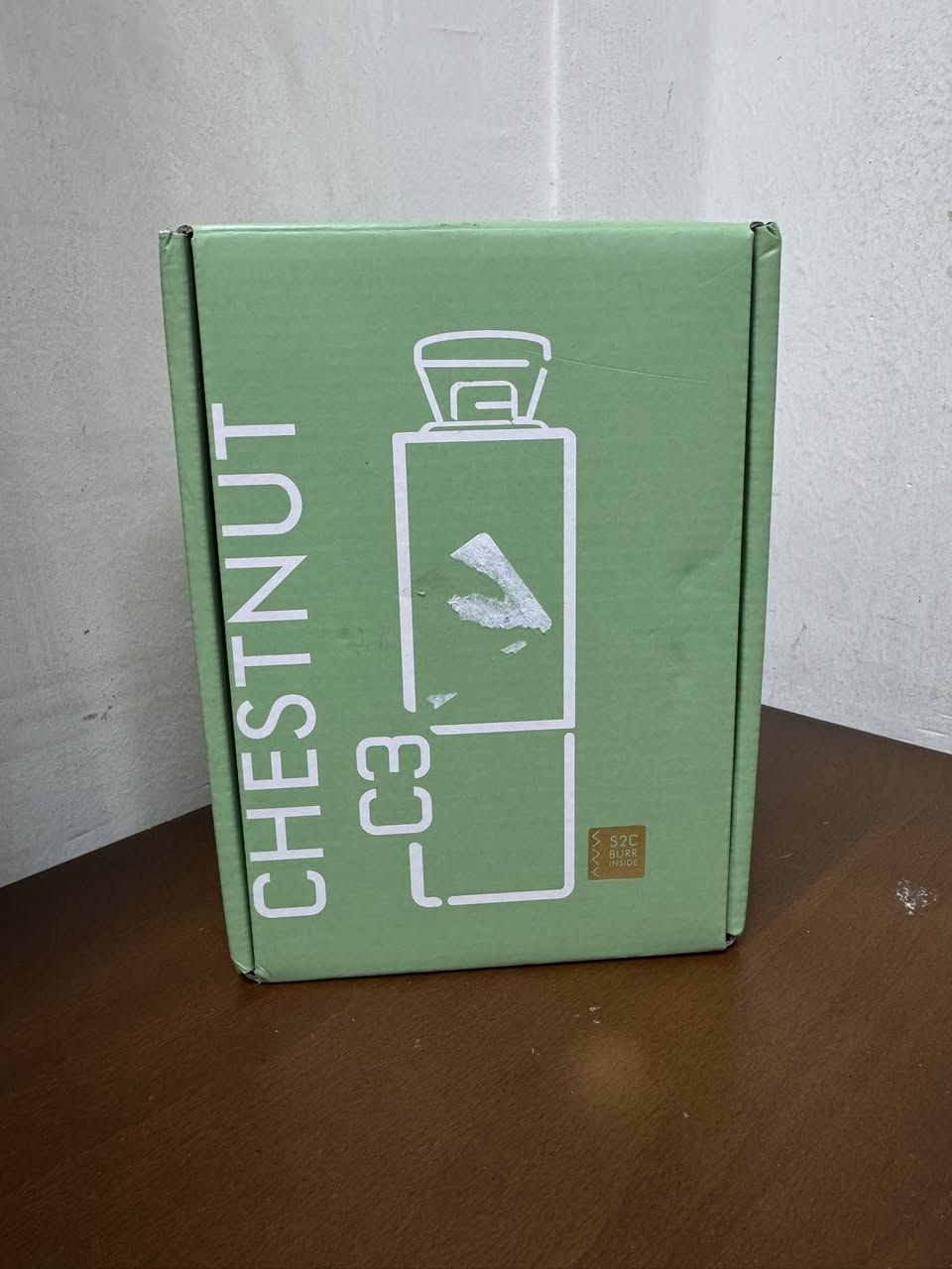 إعلان بيع: مطحنة تايمور C3s Pro (جديدة لوّك)
للبيع مطحنة Timemore C3s Pro - لون أخضر زيتي مميز ☕️

المطحنة جديدة باكيج (لوّك)، مو مستخدمة نهائياً، أصلية 100% وبالكرتونة مالتها.

• الموديل: C3s Pro (النسخة المطورة، اليد مالتها تنطوي - Folding Handle).

• اللون: أخضر (Olive Green) لون كلش فخم ومميز.

• الأداء: ترس S2C ستانلس ستيل، تعطيك طحنة احترافية ومتناسقة جداً.

• الاستخدام: تشتغل للإسبريسو (Espresso) بكل كفاءة، وللتقطير (V60) والفرنش برس.

• الصناعة: جسم معدني بالكامل، متينة وتتحمل شغل ثقيل.

السعر: 80 ألف دينار .

✅ يوجد توصيل لكافة محافظات العراق


**إذا كنت صاحب هذا الإعلان وتريد حذفه لأي سبب، رجاءا أرسل رسالة إلى الدعم الفني**