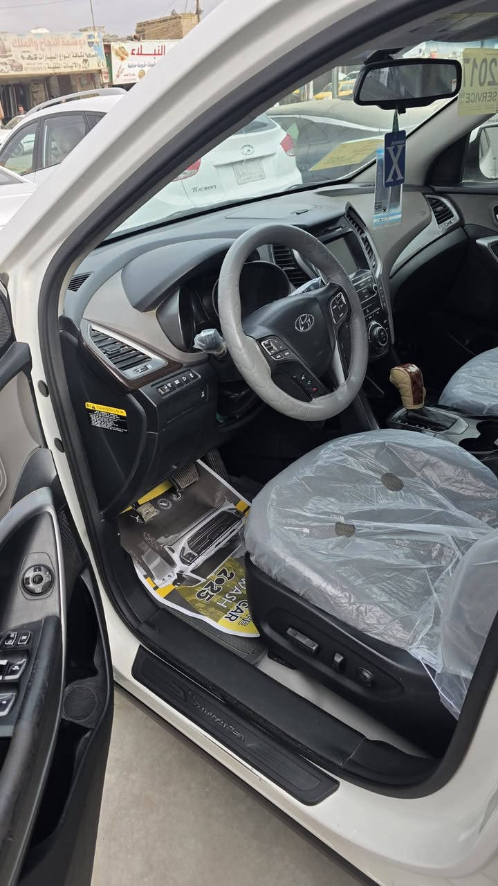 سنتافيا كراند ٢٠١٧ رقم ميسان تحويل مباشر ثاني يوم السياره 6 سلندر 7 راكب بأسمي السيارة حداديه تخم تاير ومناقصها كل شي السياره احلى من الصور السياره شاشه جبيره كامره دواره حساسات اماميه خلفيه ويل كب كروم حادثها جاملغ وبنيد بدون دواخل ابد وبيها صبغ بالباب الخلفي هنا بالعراق باقي السياره كفاله عامه مكانها ميسان للاتصال والاستفسار *********** اتصال فقط ماجاوب عالنت .
