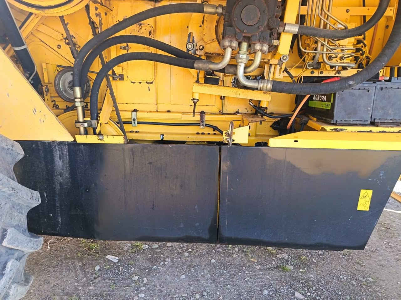 حاصوده للبيع موديل 2006  خمسه بلم دبل درام طبله 17 محرك مامفتوح كوله شركه عنوان التون كؤبري ***********
