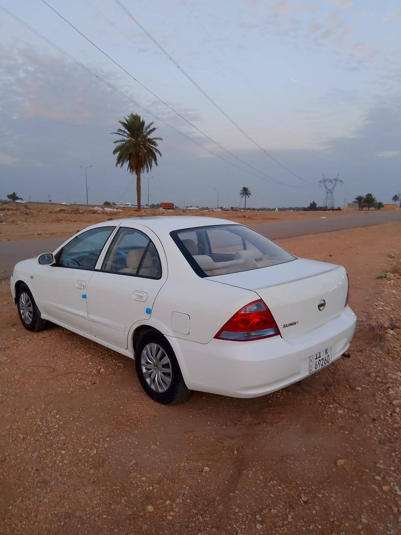 .
نيسان سني
موديل 2009 
شوف سونارر وخابر
مكان بغداد 
سعر 88 وبيها مجال 
***********
