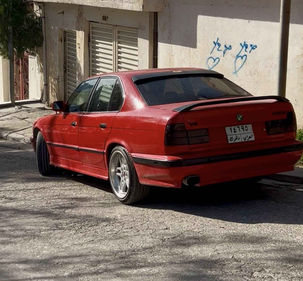 سلام عليكم بي ايم موديل 1990حجم 520كير عادي كبس كير مكينه شرت تحويل وكاله شرات  تبريد شغال بدوم صبخ غرامه 370الف ينزل من سعر سعر 59 مجال  سياره موجود في محافظه دهوك رقم تلفون ***********   ***********
