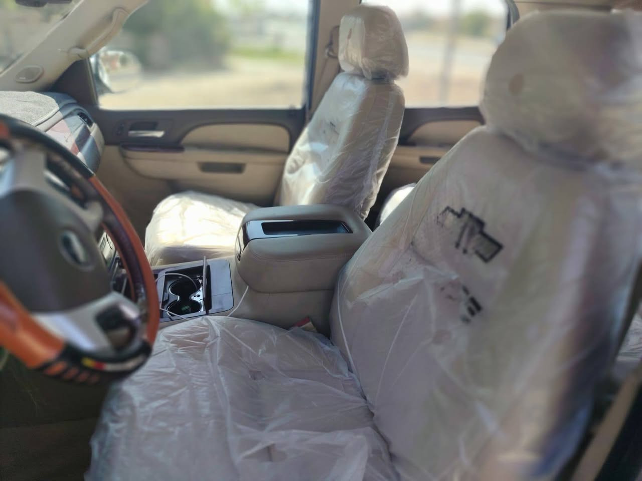 تاهو موديل ٢٠١٢ LT رقم بغداد نظيفه جدا وارد كندي بيها ثلاث قطع صبغ انطيها حزام سياره كامله بدون أي نقص ٠المكان ديالى المقداديه ***********
