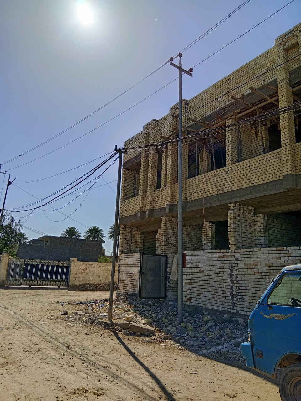 السلام عليكم 
هيكل زراعي 
 للبيع بسعر مناسب جدا 
مساحته الواحد 50 متر الواجه4 والنزال 12 زراعي شهداء البياع قريب سوك رضى الاتصال على الرقم***********
