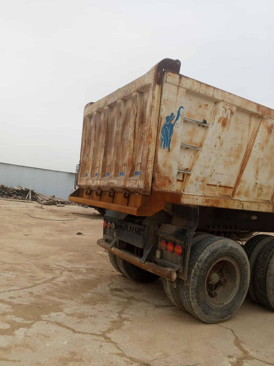 عربانه ماموت حداد شاصي غير مكفول تخم تاير لبيع المكان كربلاء للاستفسار ***********
