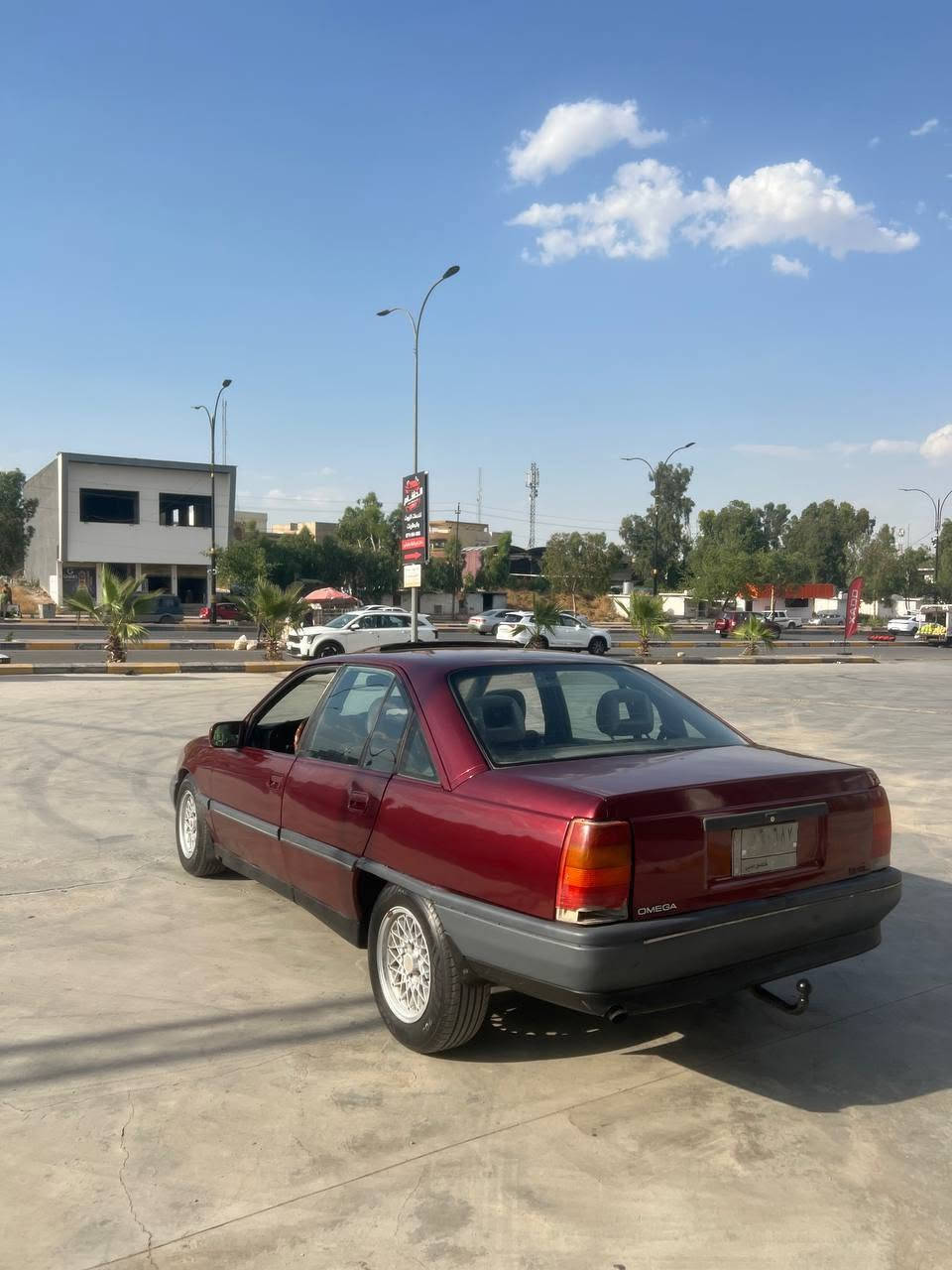 السلام عليكم
اوبل اوميكا للبيع سيارة نظيفه محرك وكير شرط بدون ضرر مطوزه جمالية بدون معجون رقم نينوى الماني شرط التحويل مكان السيارة موصل  السعر 27وبي مجال للاستفسار اتصل على الرقم
***********
***********
