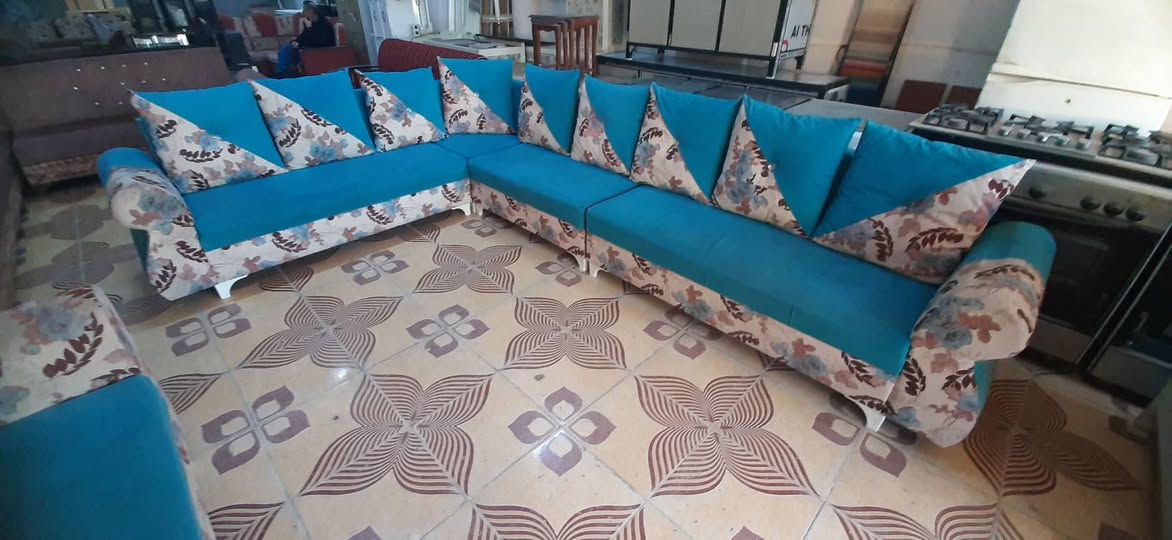 معرض العماد//ديوان ابو الكوش تفصال مستخدم نضيف اي عيب مبي بشرط النضافه للأستفسار ***********//*********** كركوك, العراق
