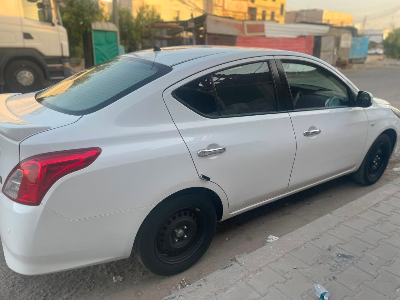 السلام عليكم
نيسان صني هندي مديل 24 اربيل وكالة
ماشية 105
بيها بارد بالصندوگ وبارد بالبنيد وبالجاملغ فقط تكحيل بدون صبغ
الجاملغ الخلفي جهة السايق يحتاجله ترتيب بارد بسيط فقط
تفاصيل البدي موضحه بالصور
گير مكينة مكفولات وزيت ابدل لوكيمولي او اوكسادو الاصلي وبين فتره وفتره اخليلها بانزين سوبر
كل 6 شهور اسويلها ادامة منظومة البانزين 
زوج تاير جديد
زوج بريك وتصفير فلنجات قبل اسبوع
سعرها 113 
مكاني بصرة جزيرة
***********
