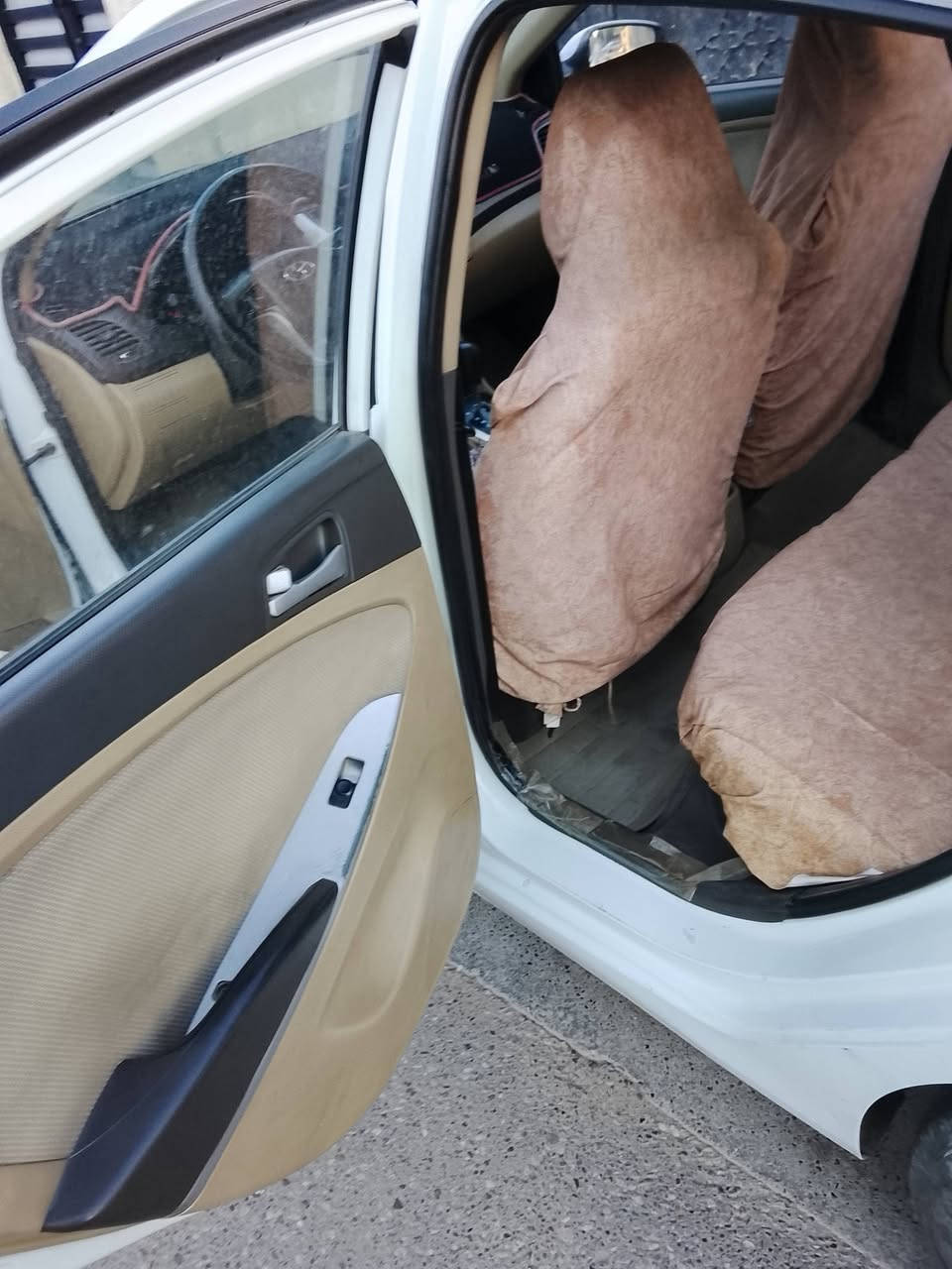 هونداي اكسنت٢٠١٣ *********** السعر ٩٣
